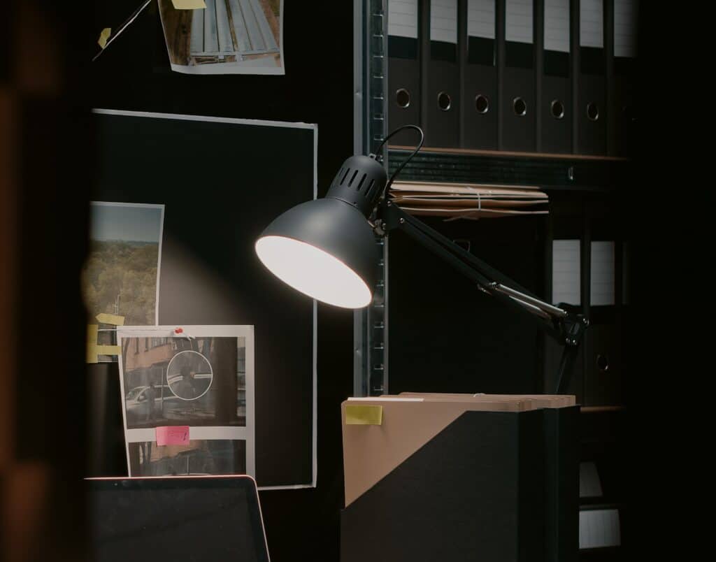 Detective,Board,In,Private,Investigation,Room,,Surveillance,Map,Filled,With